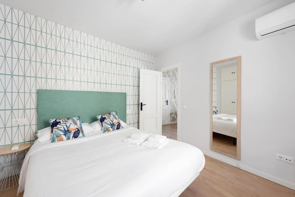 Grand T4 Andalou En Plein Centre De Malaga Ideal Familles Exterior foto